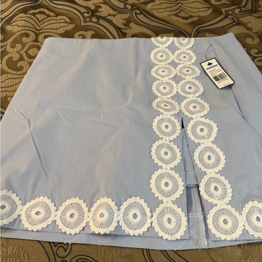 New Crown & Ivy Blue and White Embroidered Women's Skort with attached shorts